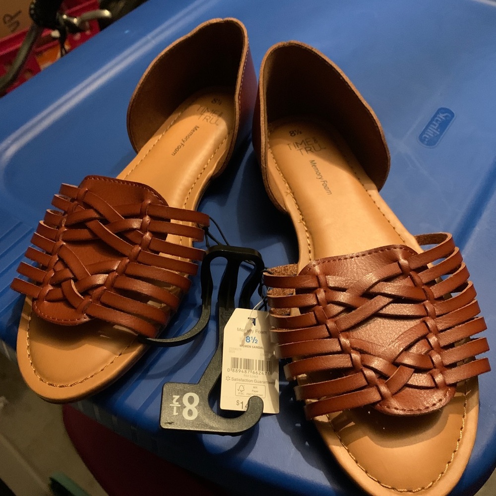 NWT Sandals